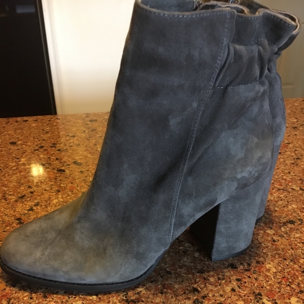 Arturo Chiang ankle boots size 9